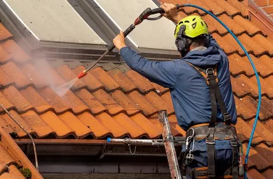 Démoussage et hydrofuge de toiture à Bolquère